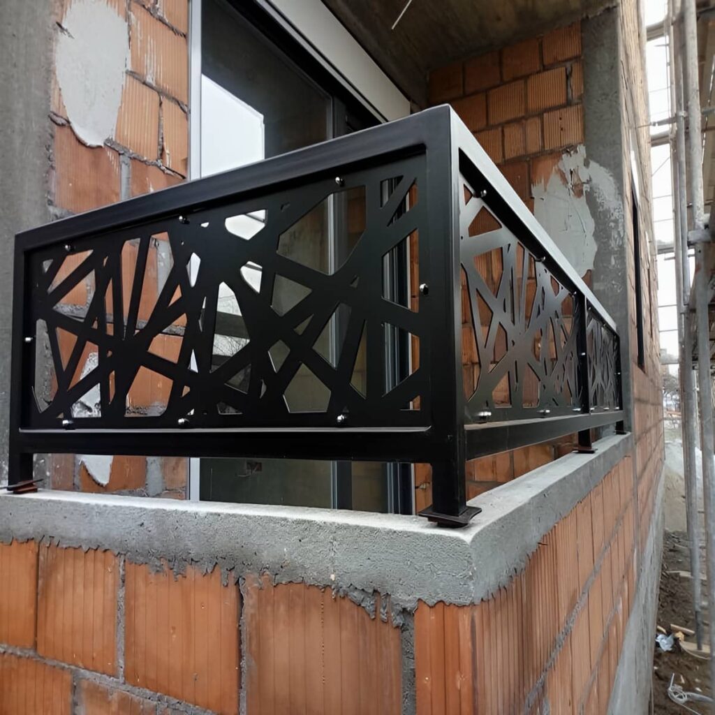 نرده پله اصفهان با فرم ساده سفارشی