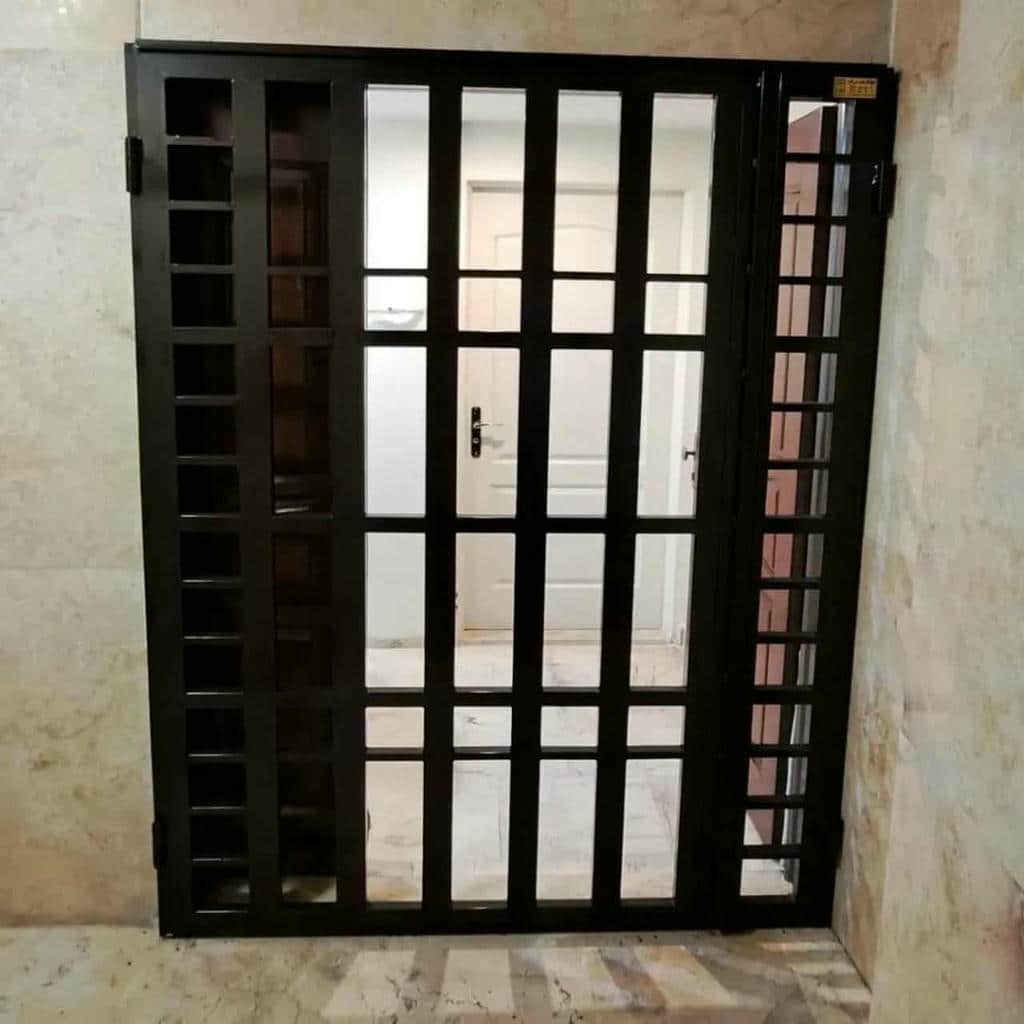 حفاظ کرکره ای هماهنگ با چهارچوب فلزی