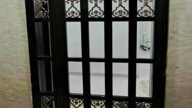 حفاظ کرکره ای مشکی هماهنگ نمای مدرن اصفهان