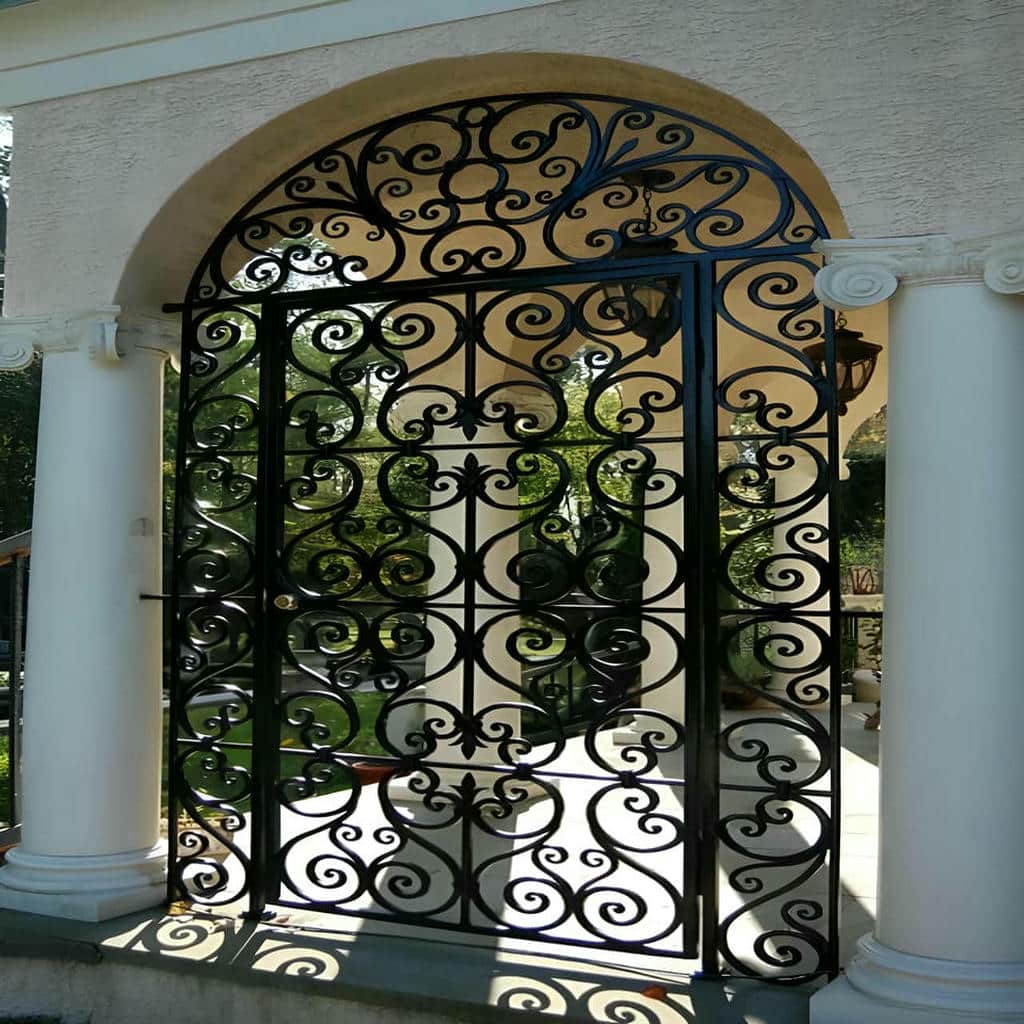 گارد پنجره با دسترسی مناسب برای سرویس