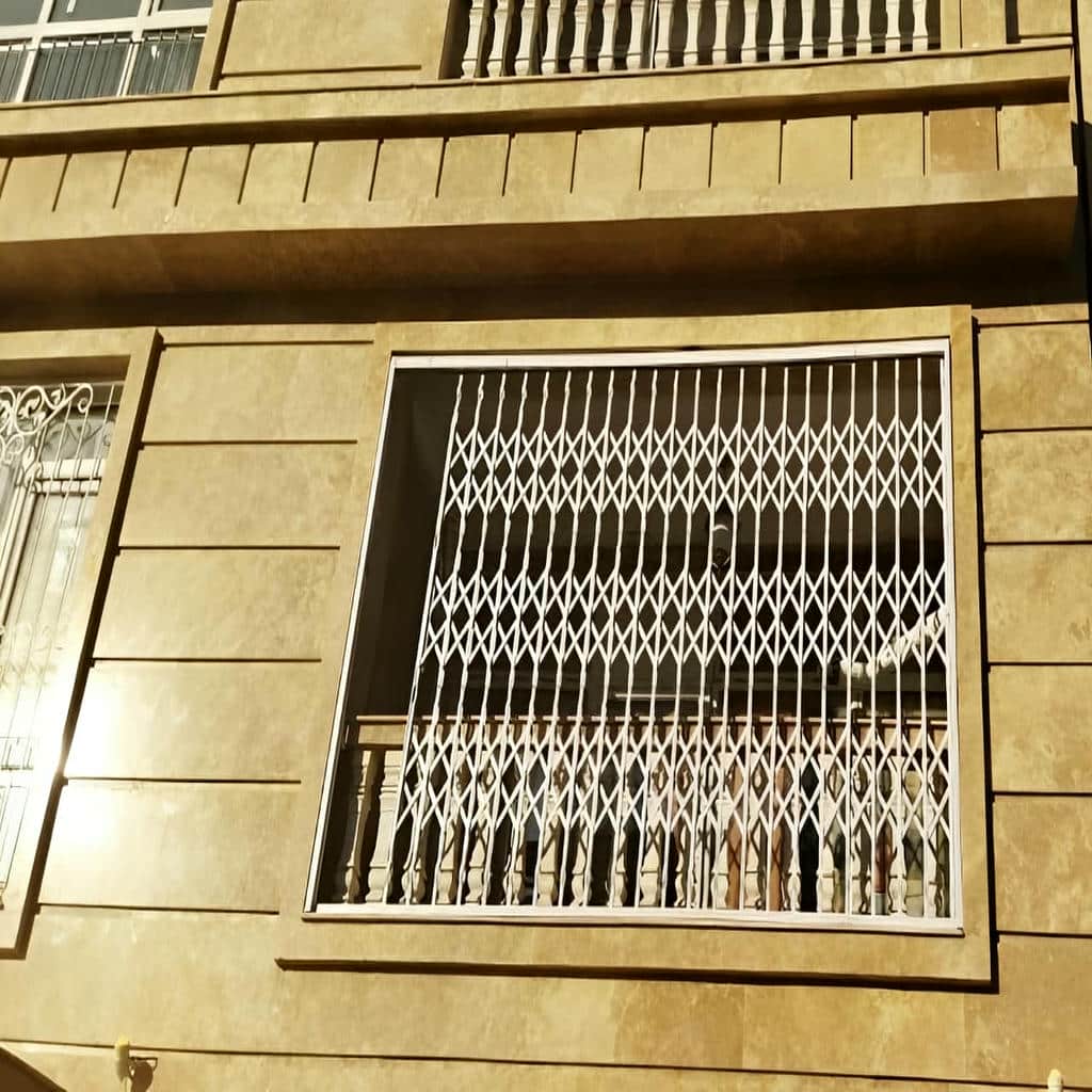 حفاظ پنجره ضد سرقت مشکی سفارشی
