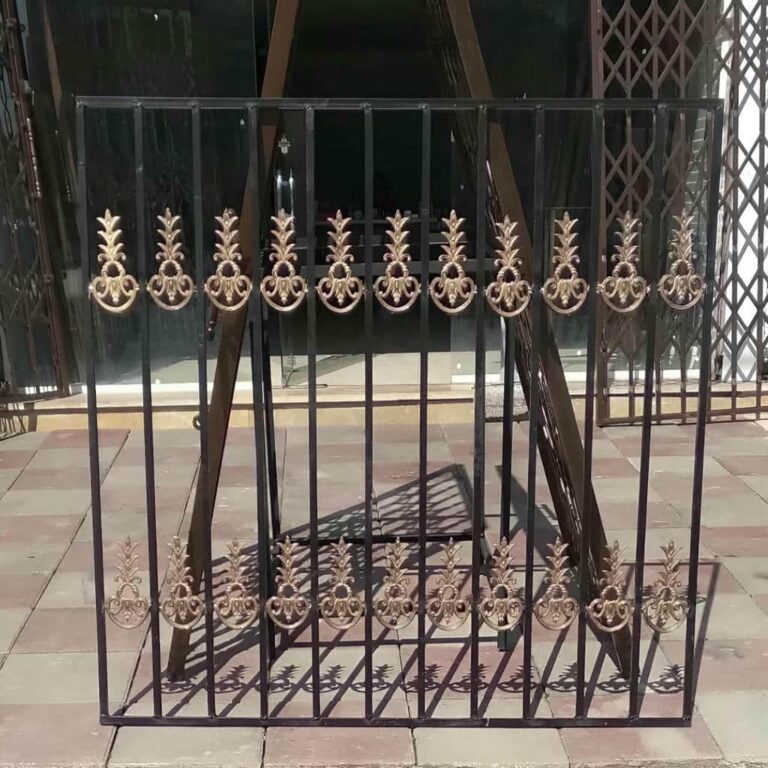 حفاظ پنجره مدرن مشکی در اصفهان