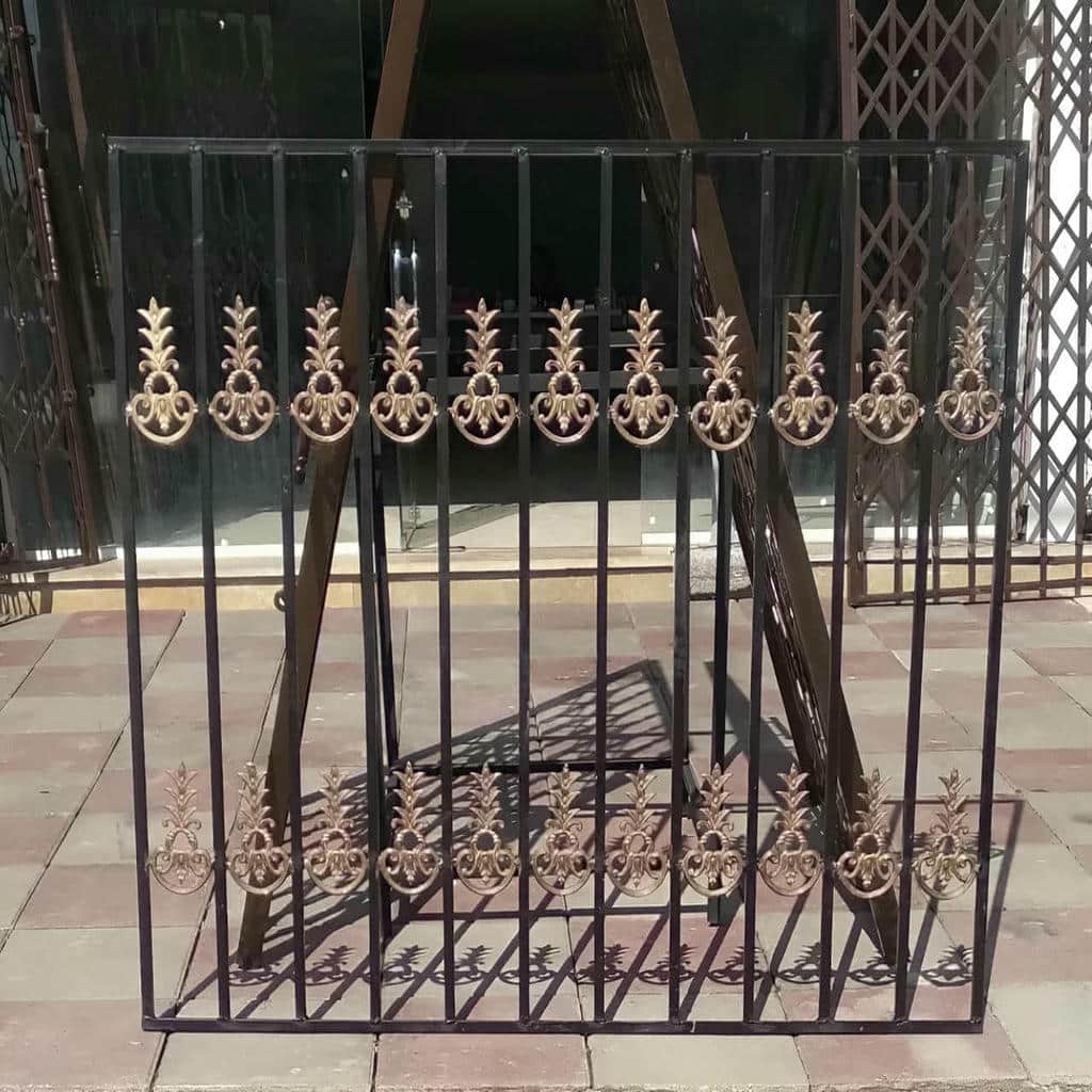 حفاظ پنجره مدرن مشکی در اصفهان