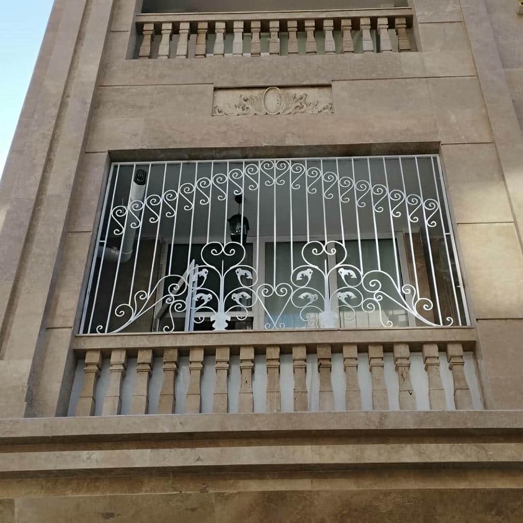 نرده آهنی سفید با ابعاد سفارشی نرده آهنی سفید با ابعاد سفارشی