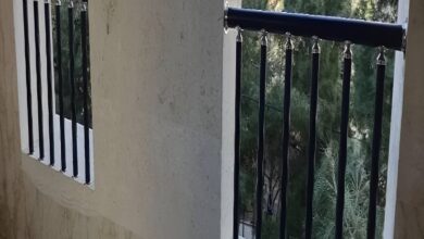 نرده چوبی راه پله اصفهان با رنگ گردویی