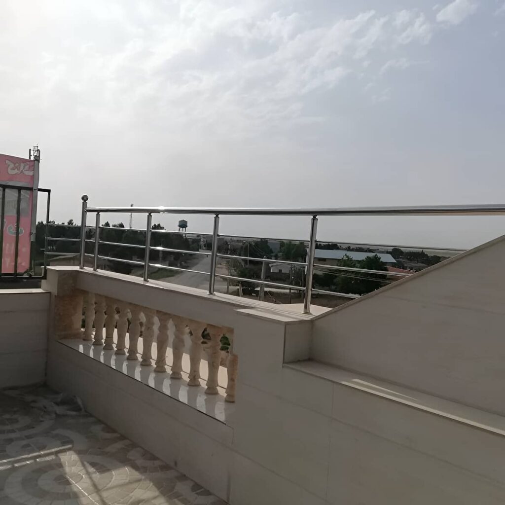 حفاظ پله اصفهان با اتصالات مقاوم فلزی