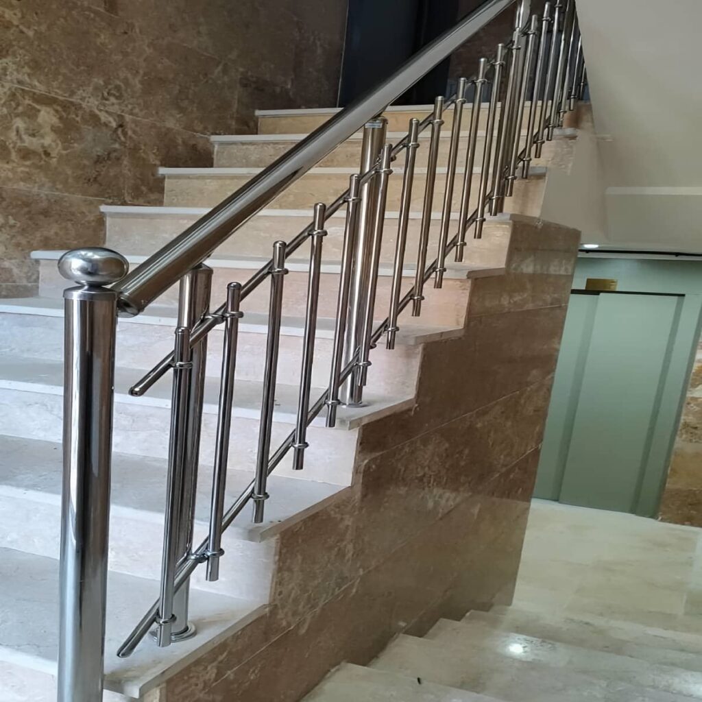 نرده استیل بالکن سفارشی با ابعاد دقیق تراس