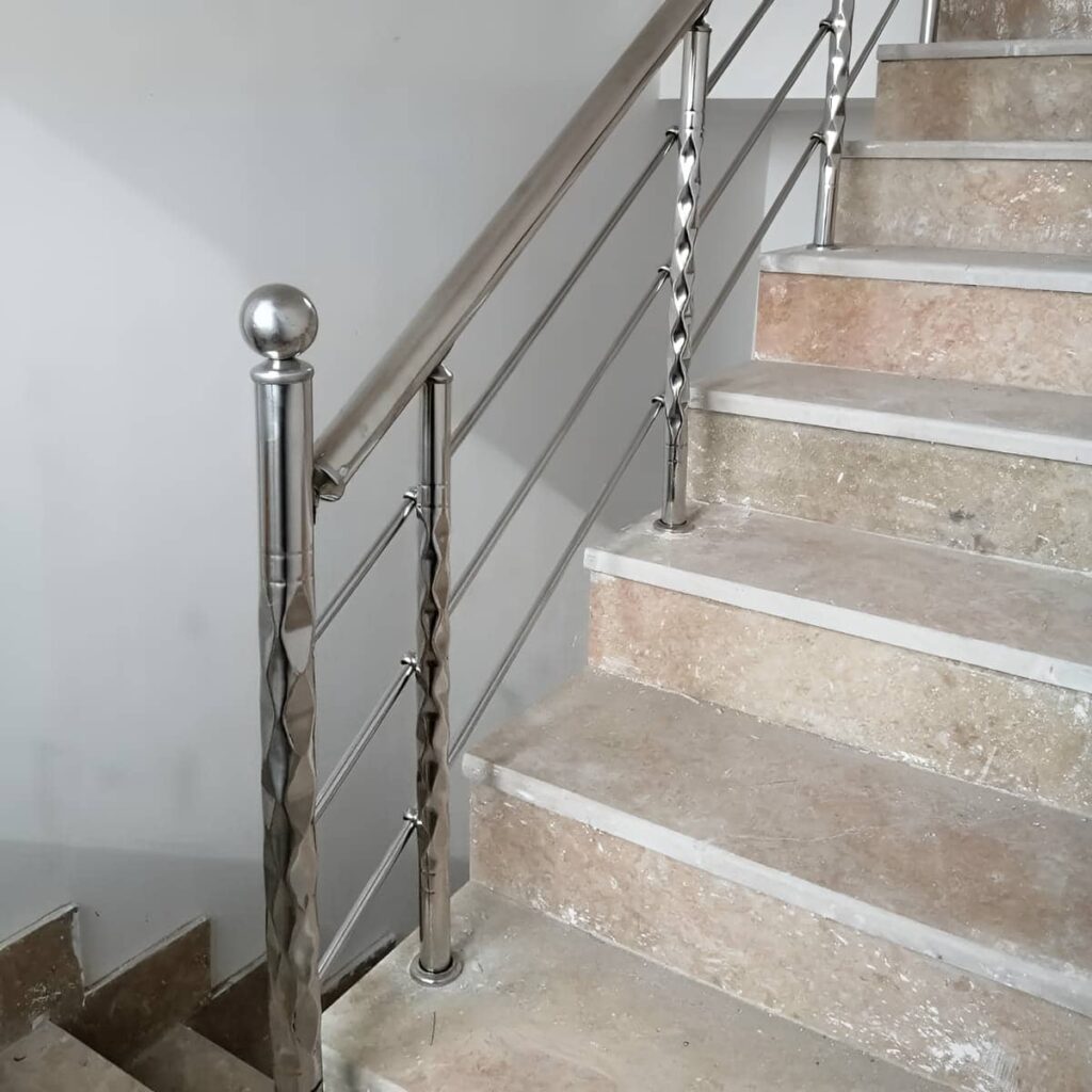نرده استیل بالکن سفارشی برای دهانه عریض ساختمان