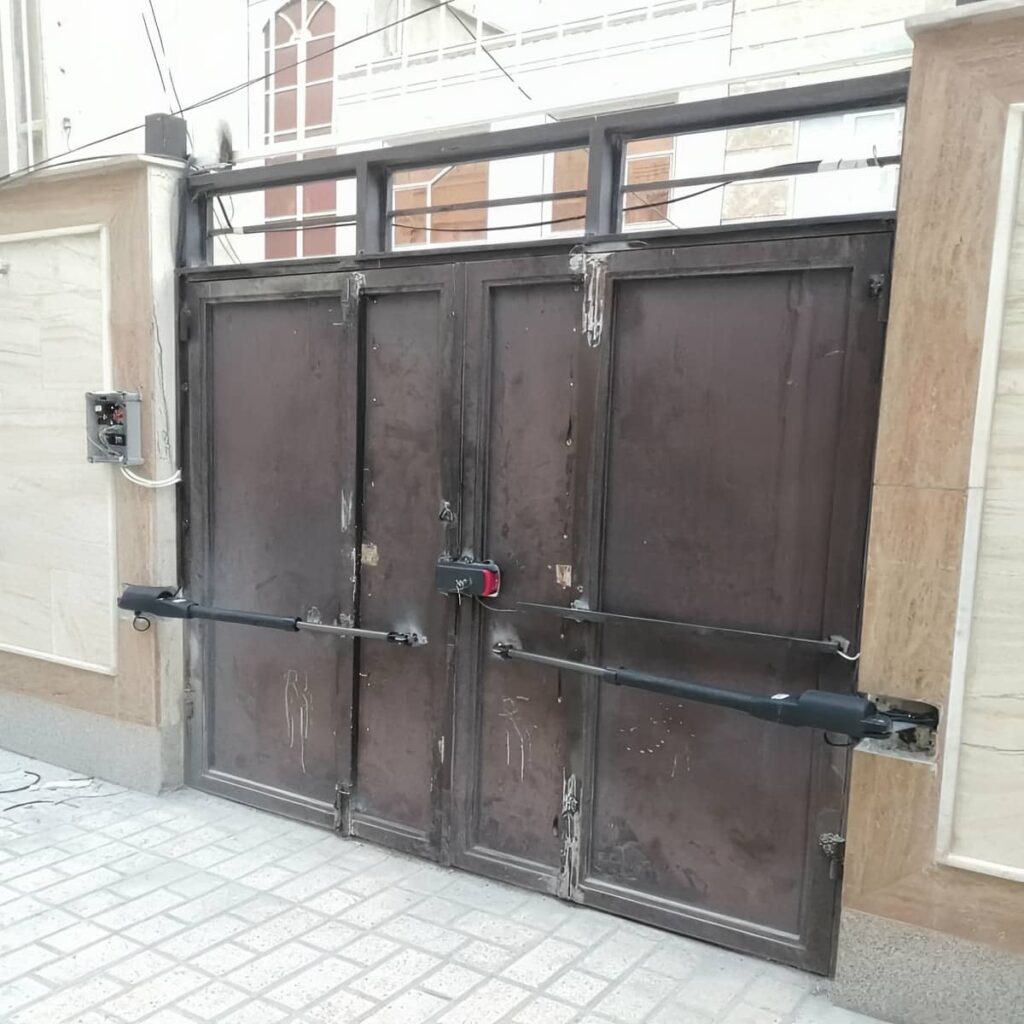 اپراتور درب پارکینگ با بدنه جمع و جور