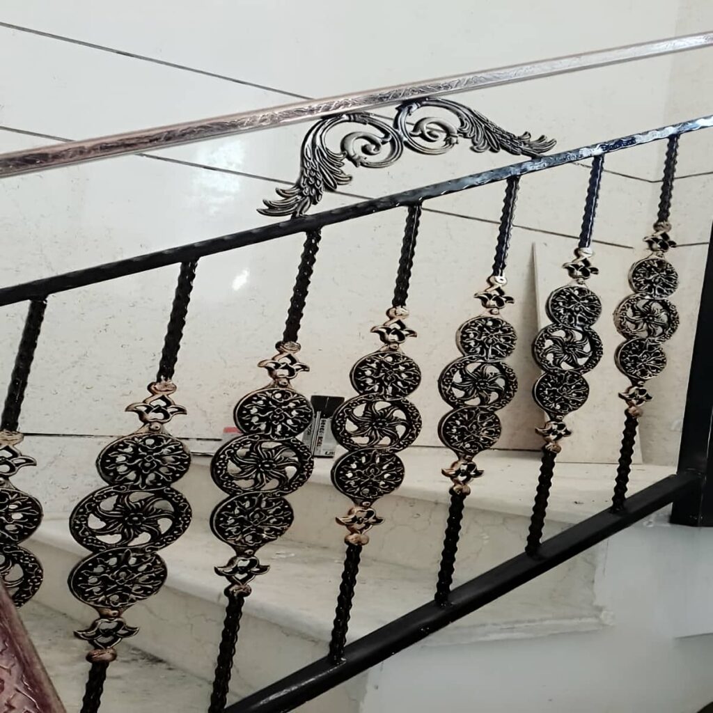 نرده فرفورژه راه پله با ابعاد سفارشی