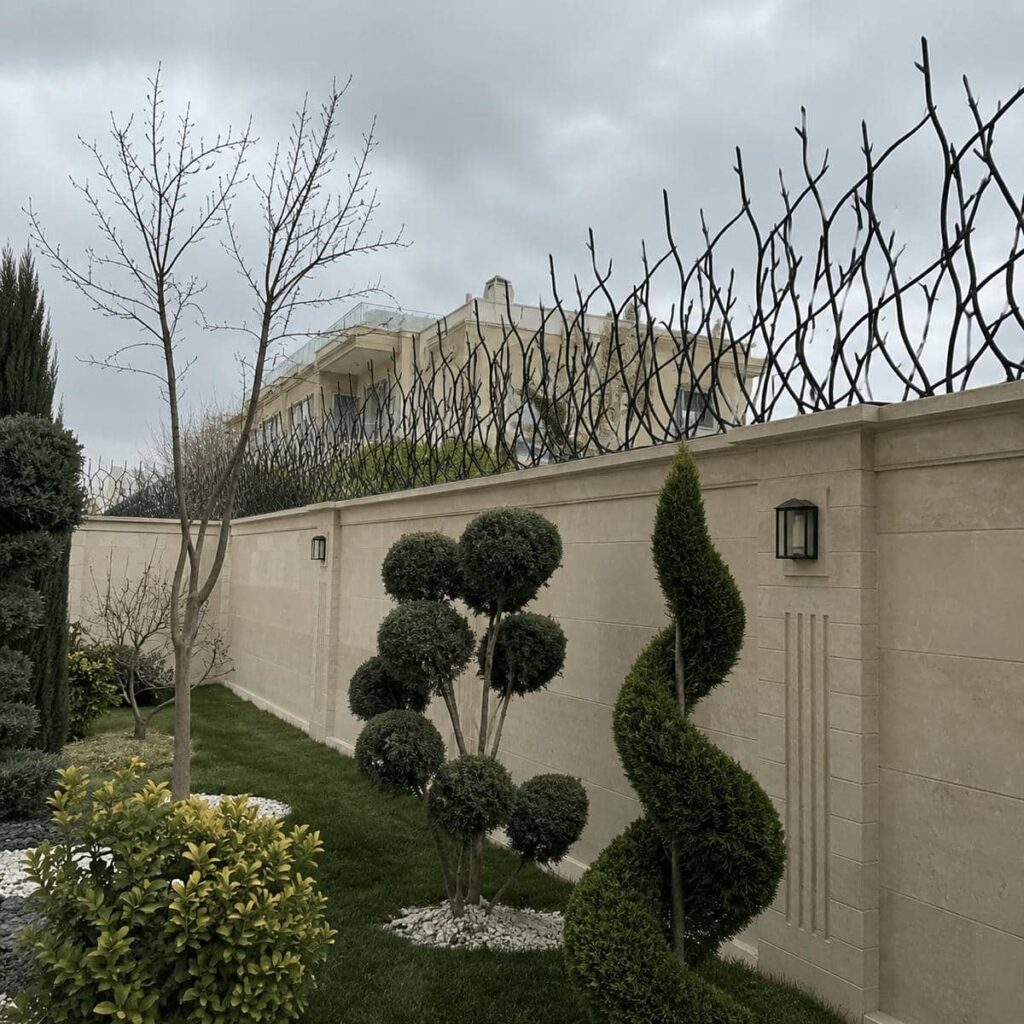 نرده آهنی روی دیوار باریک سفارشی اصفهان