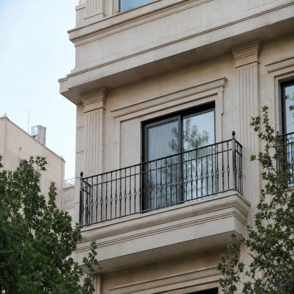 نرده مدرن بالکن مشکی با ابعاد سفارشی در اصفهان