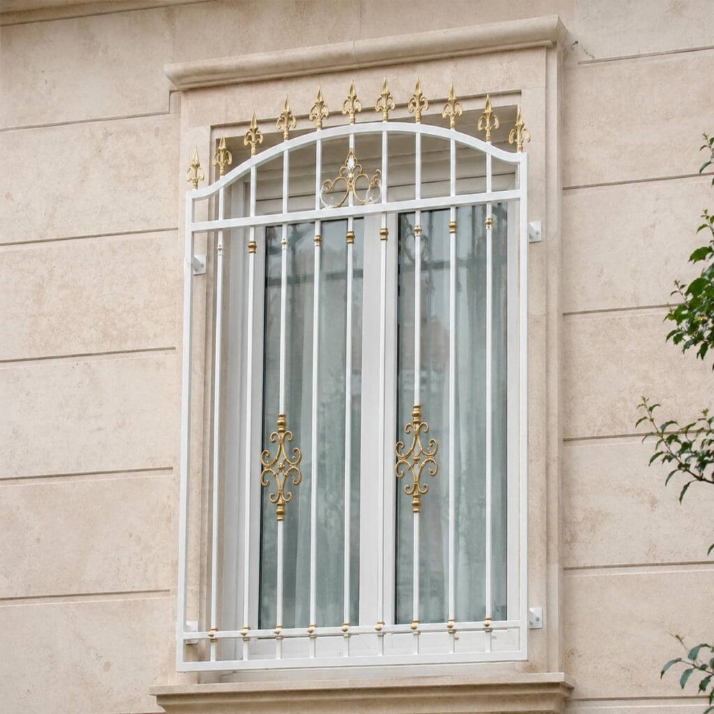 حفاظ پنجره مدرن مشکی در اصفهان