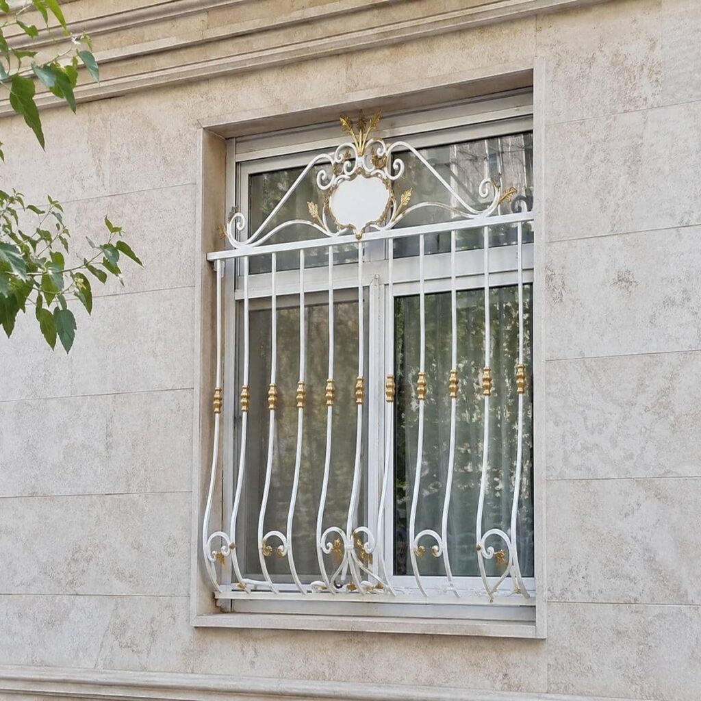 حفاظ پنجره پروفیلی مشکی در اصفهان
